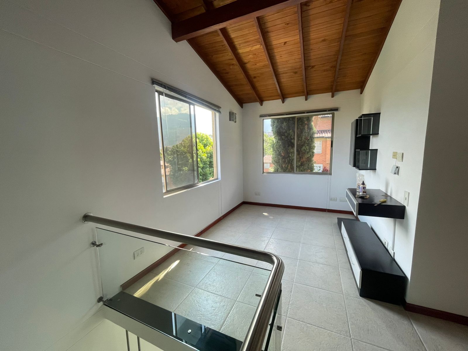 Casa en arriendo en Envigado Las Antillas