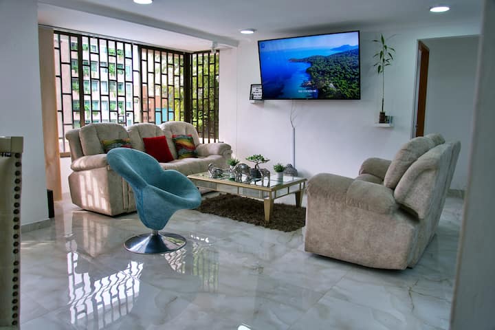 Apartamento para la venta en Medellin Poblado Los Parra