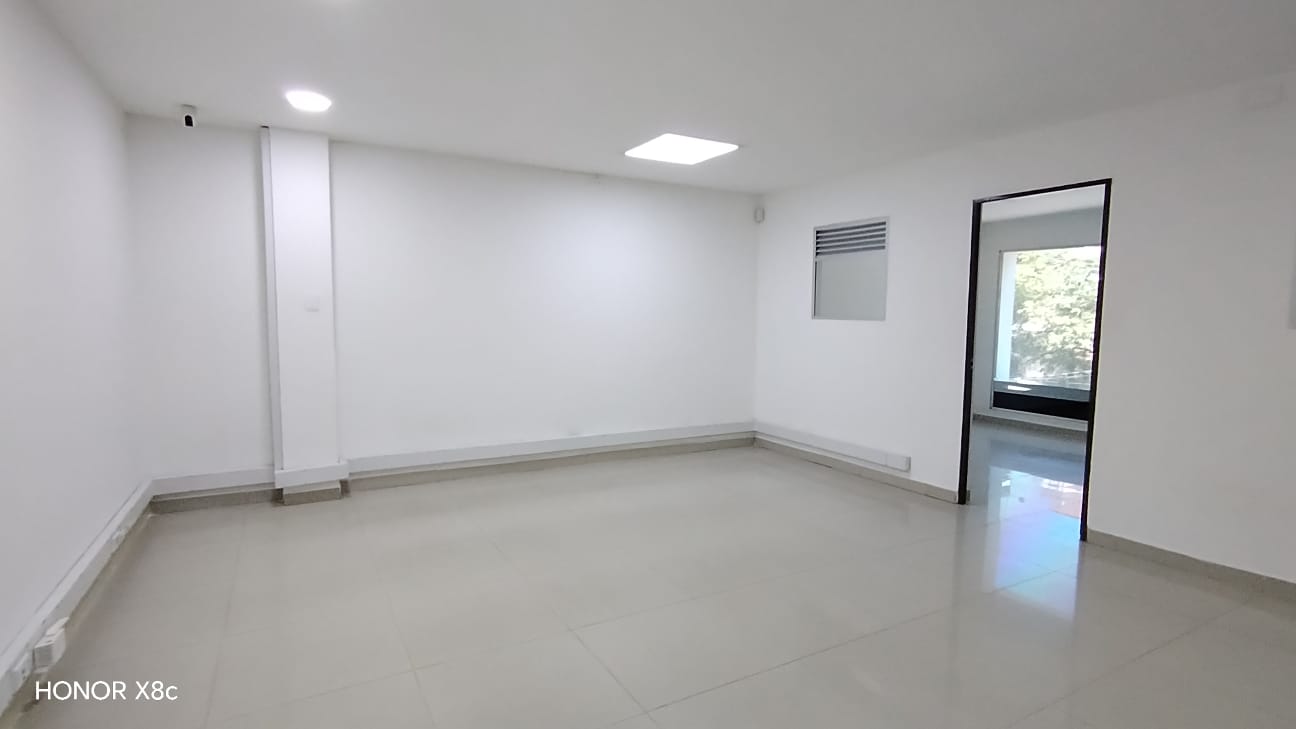 Casa comercial para arriendo en La 80 Estadio