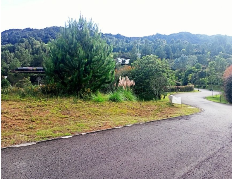 Lote para la venta en Envigado Altos del Escobero