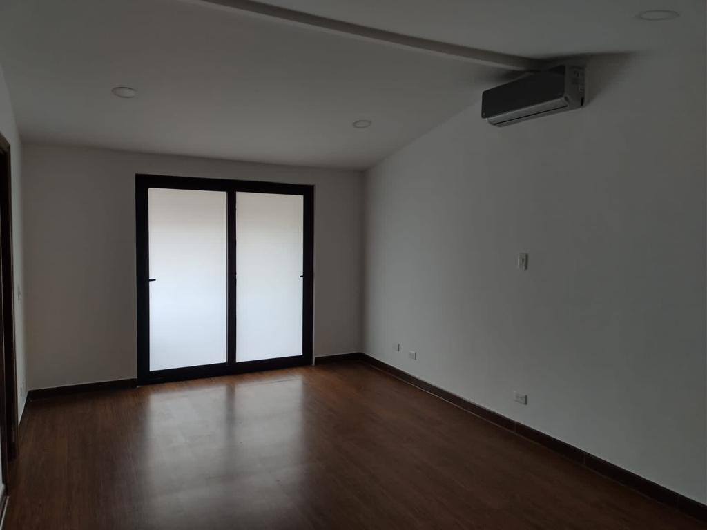 Casa para venta en la Mota Medellin