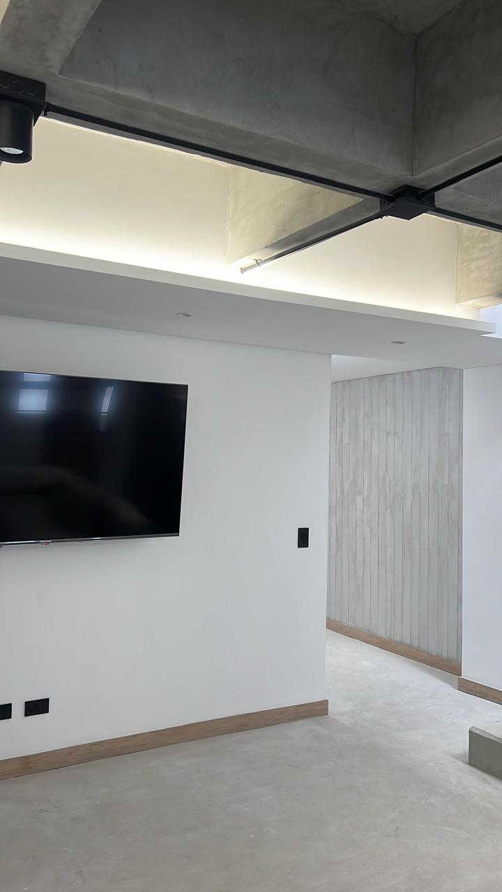 SE VENDE PENT HOUSE EN LAURELES