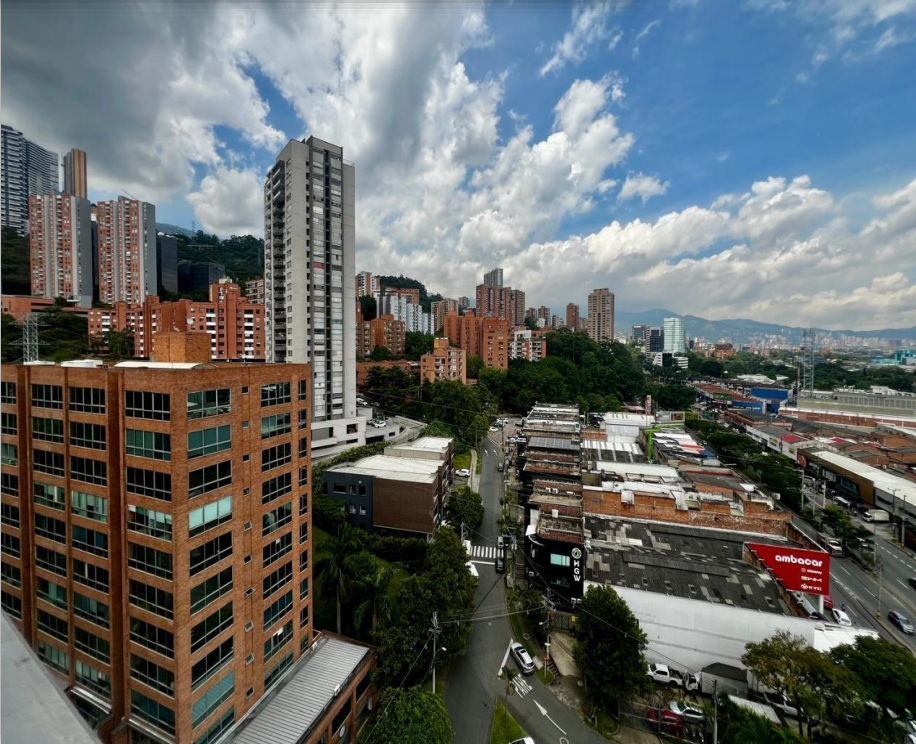 Apartamento en venta Medellín Poblado San Julián parte baja
