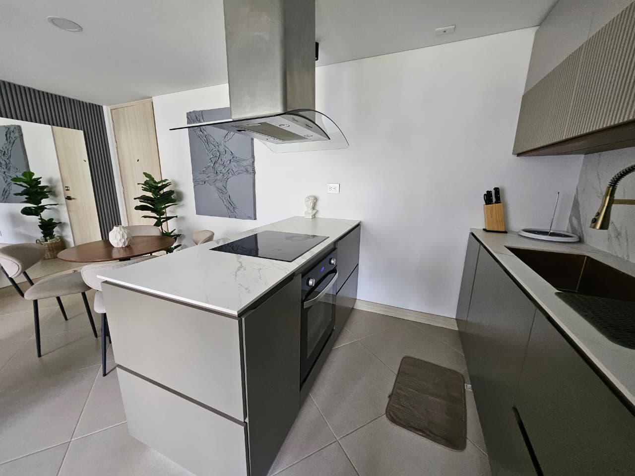 Apartamento amoblado para la venta en Camino Verde Envigado