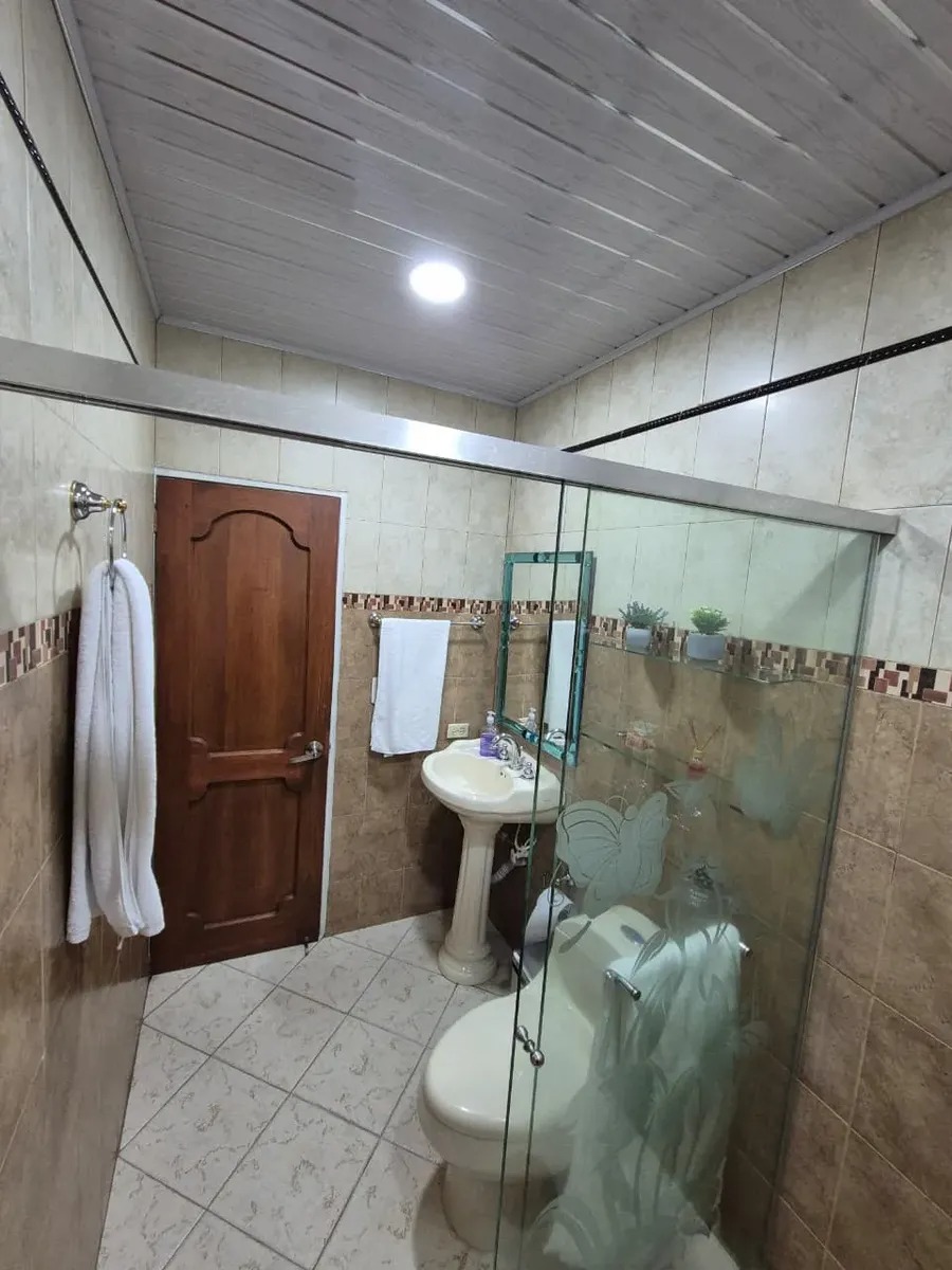 Casa para venta en Medellín laureles 2 piso con parqueadero