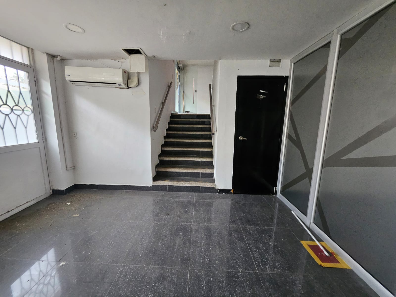 Casa comercial para arriendo en La 80 Floresta