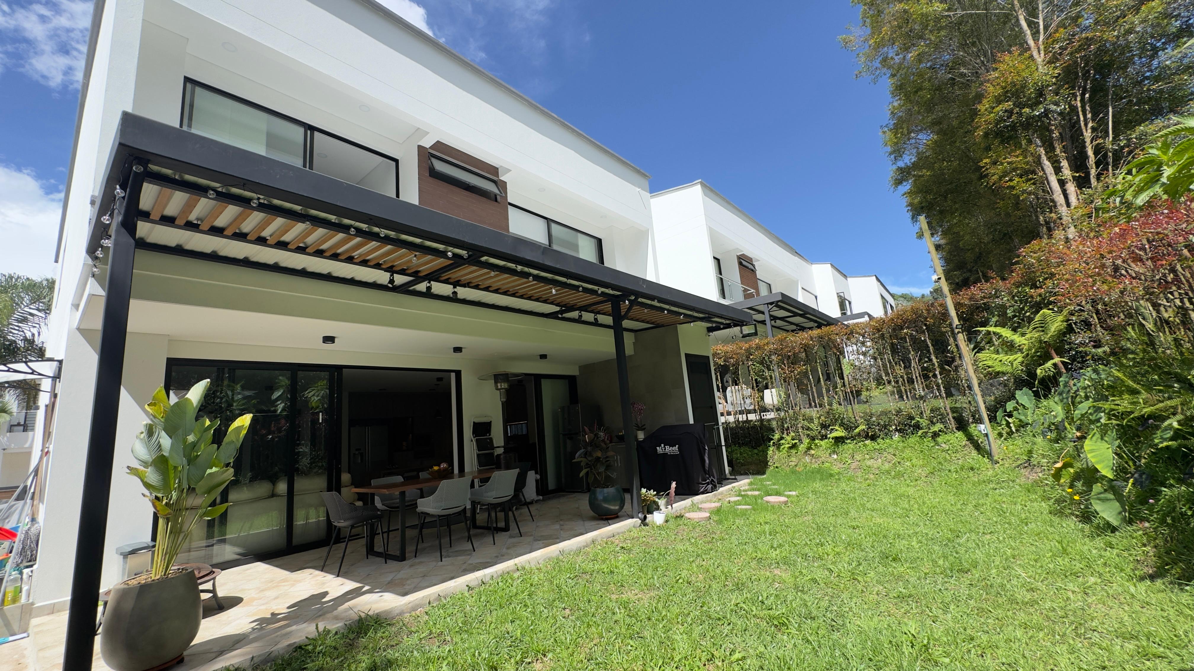 Venta de casa en El Retiro Macedonia
