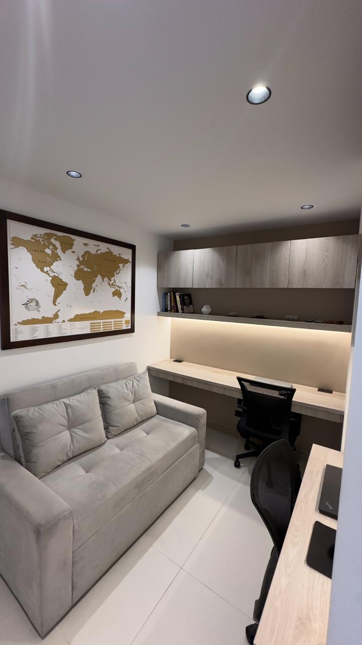 Venta De Hermoso  Apartamento En Los Colores Medellín