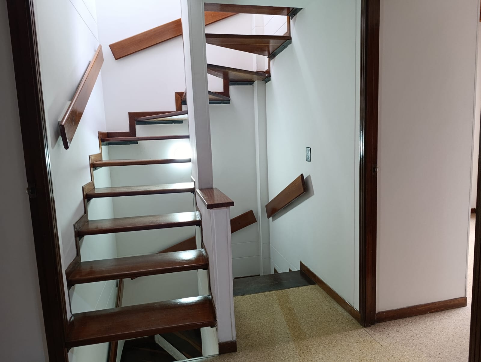 Casa para Arriendo  en Loma de los Bernal Medellín
