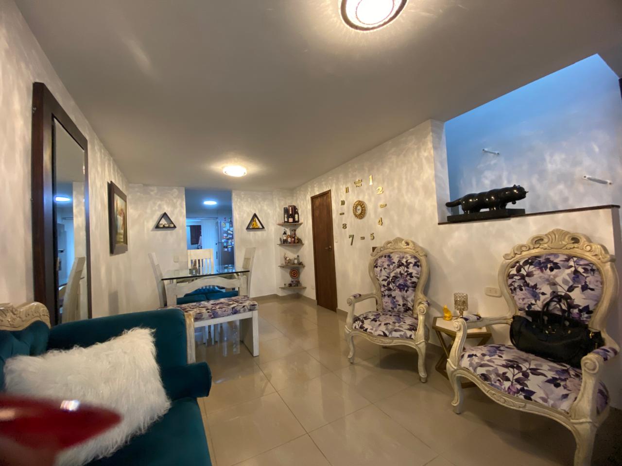 Casa de 2 niveles en venta en Envigado, El Dorado.