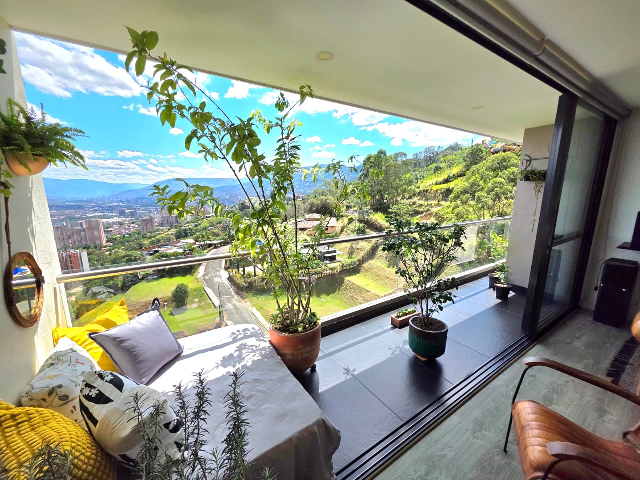 Apartamento en venta Sabaneta sector Las Lomitas
