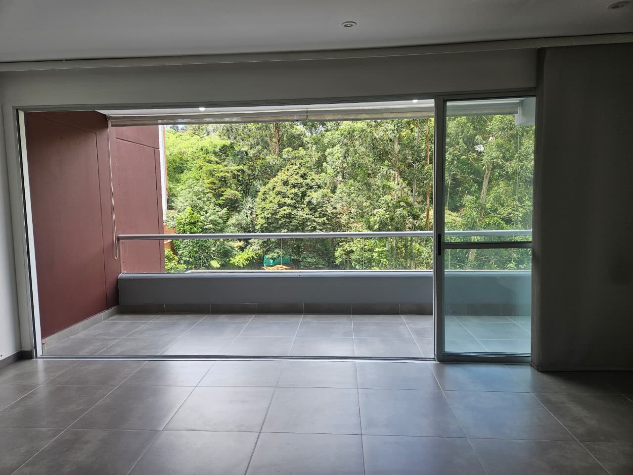 Apartamento en arriendo en Loma de Las Brujas Envigado