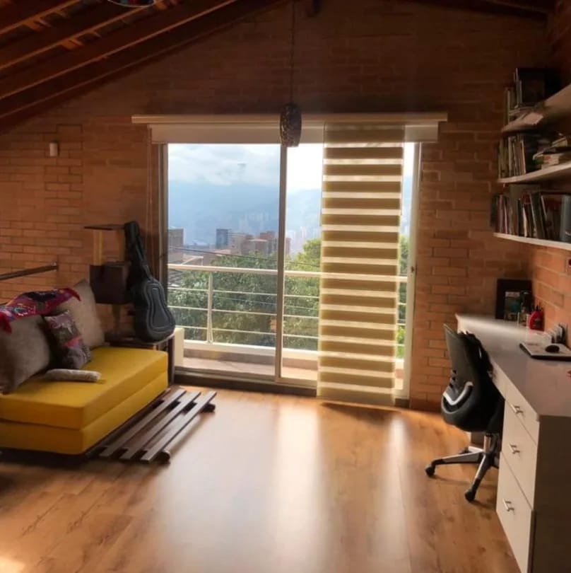 Casa para la venta en La Estrella Cerca del Parque - Antioquia