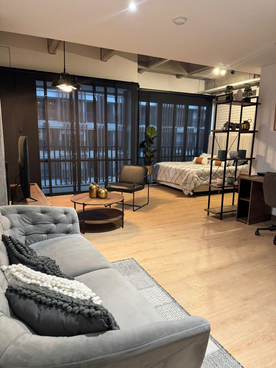 Apartaestudio amoblado para arriendo en Ciudad del Río El Poblado