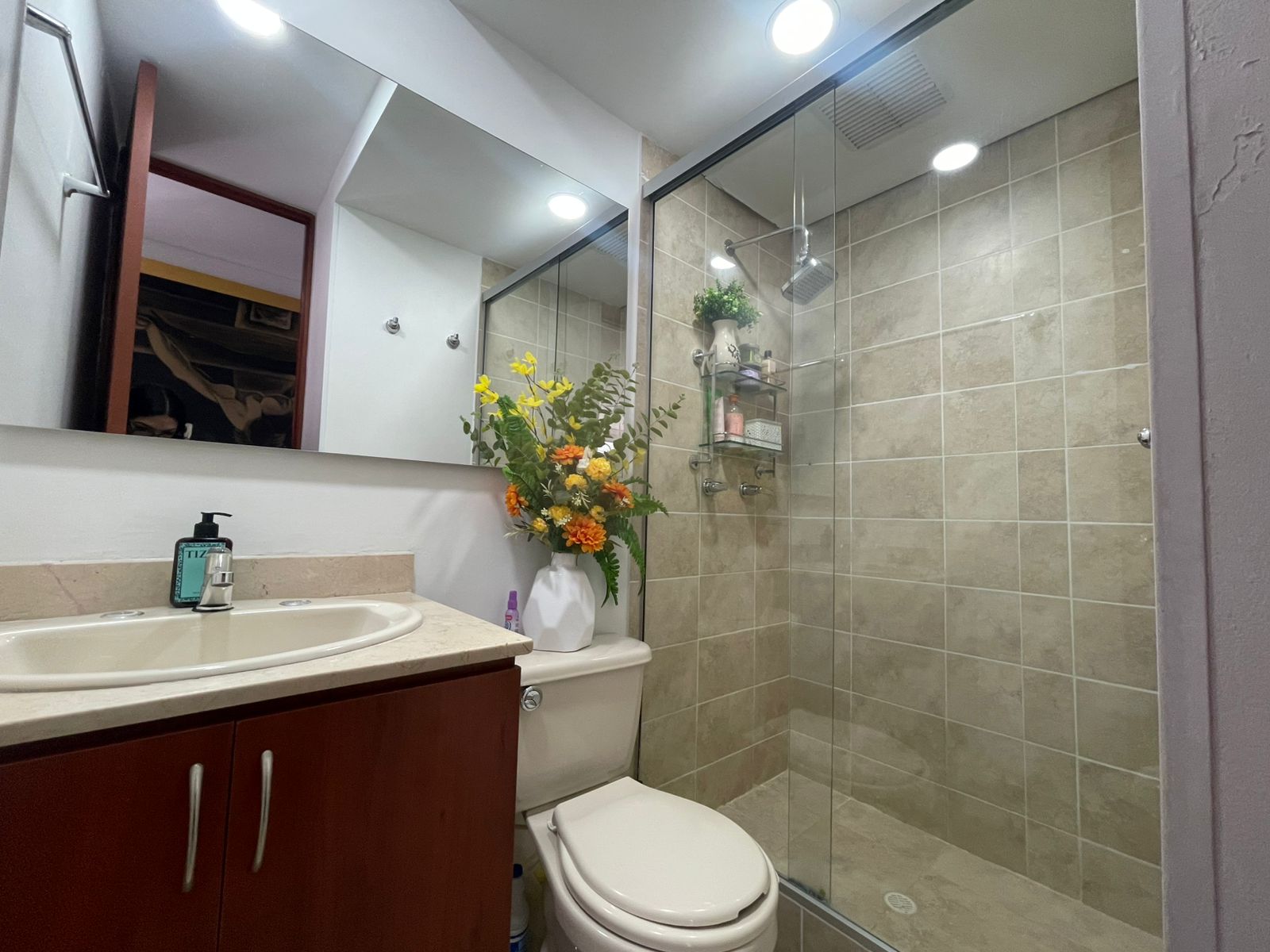 Apartamento en venta Medellin Loma de los Bernal