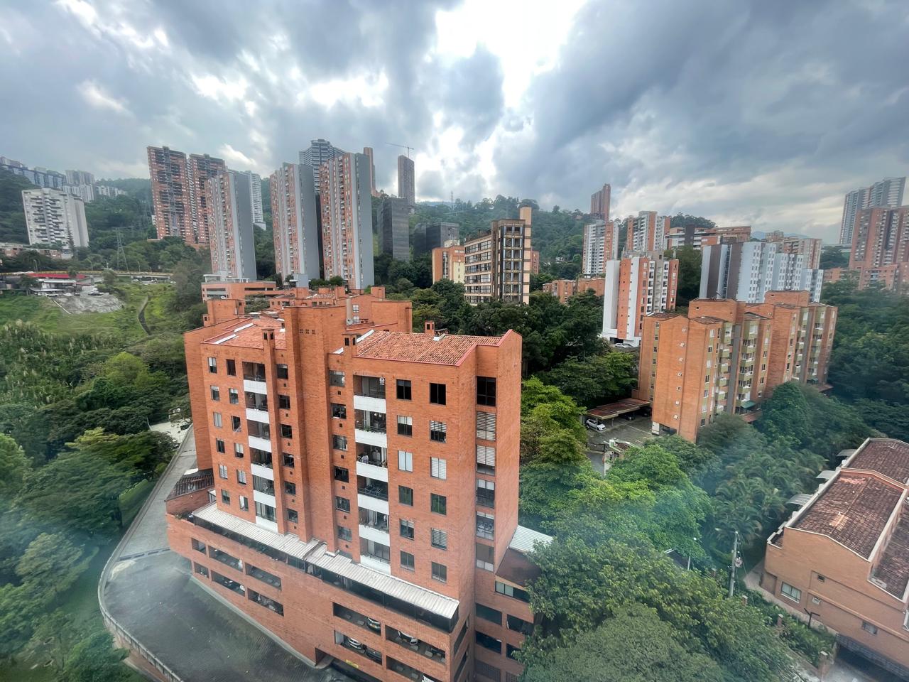Apartamento en venta el Poblado Loma de San Julian
