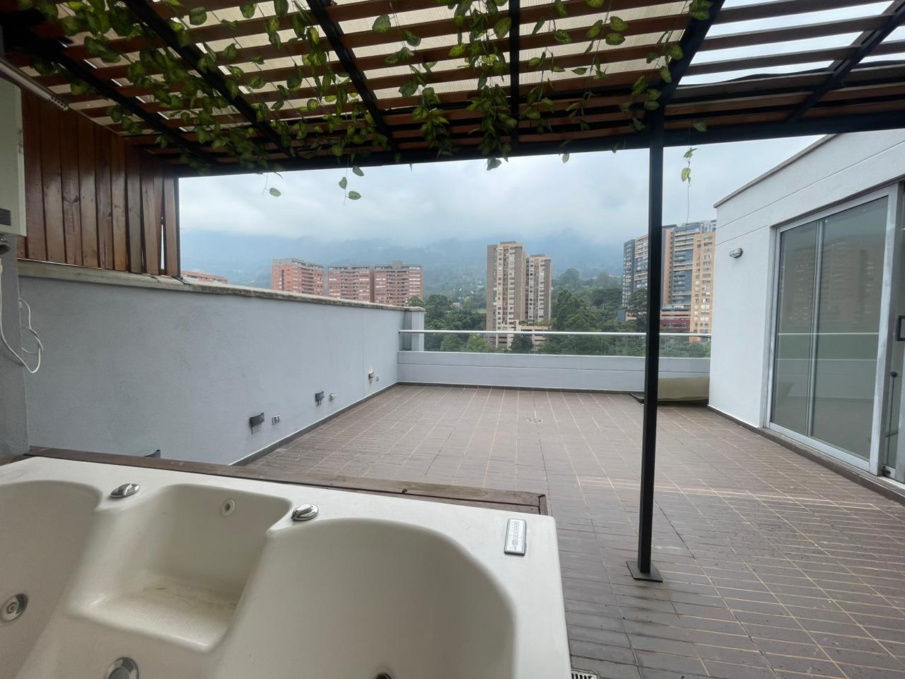 Apartamento para arriendo en Envigado Loma las brujas