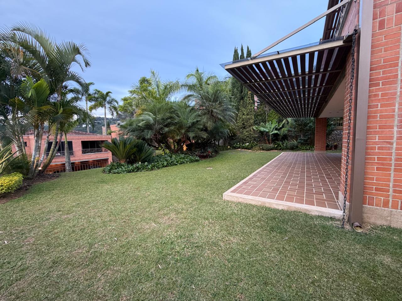 Casa en  venta en la Calera el    Poblado Medellin