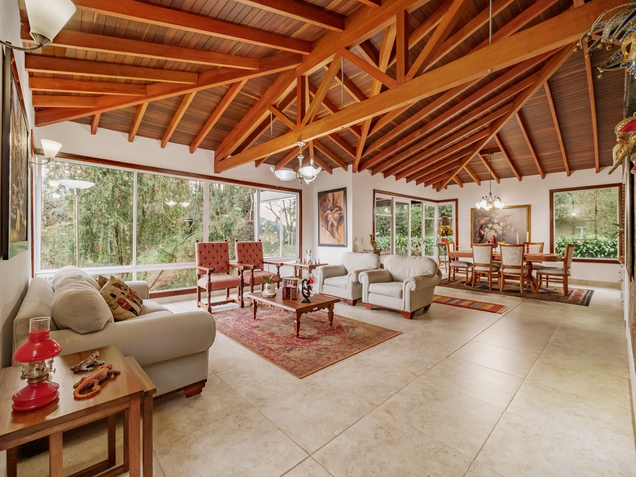 Casa en venta en Loma del Escobero Envigado