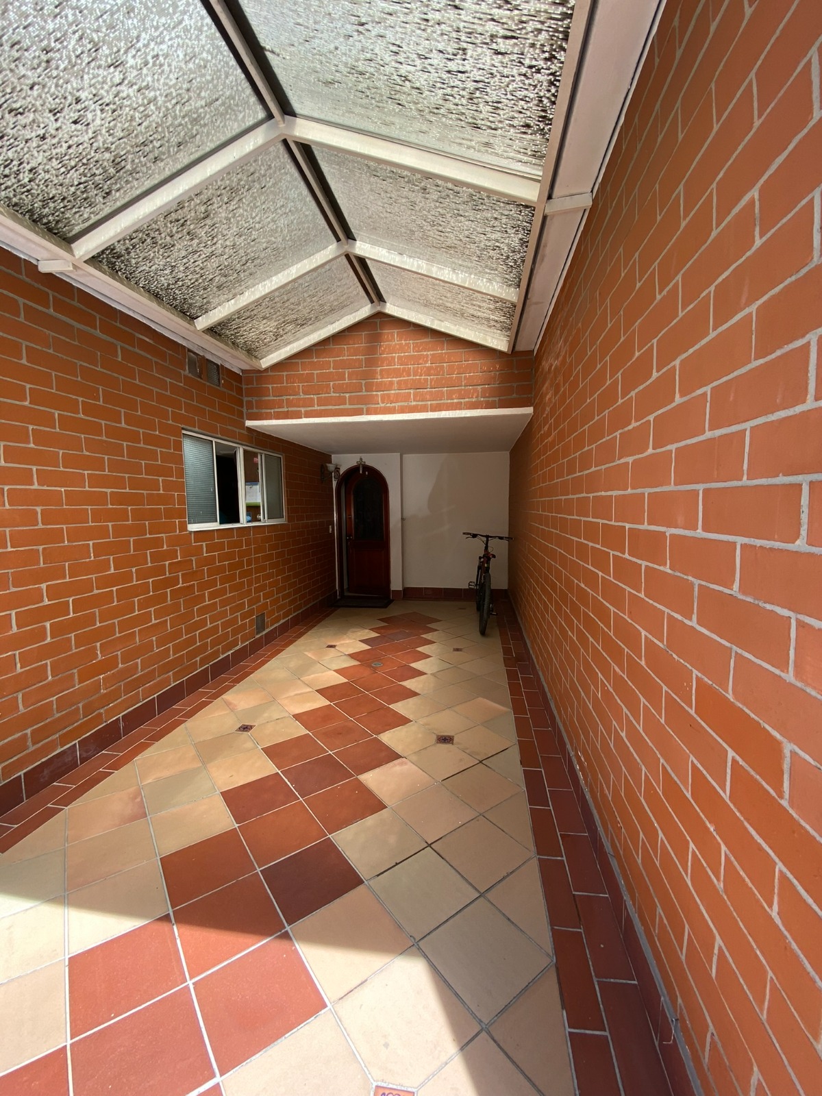 Casa para venta en la mota Medellin