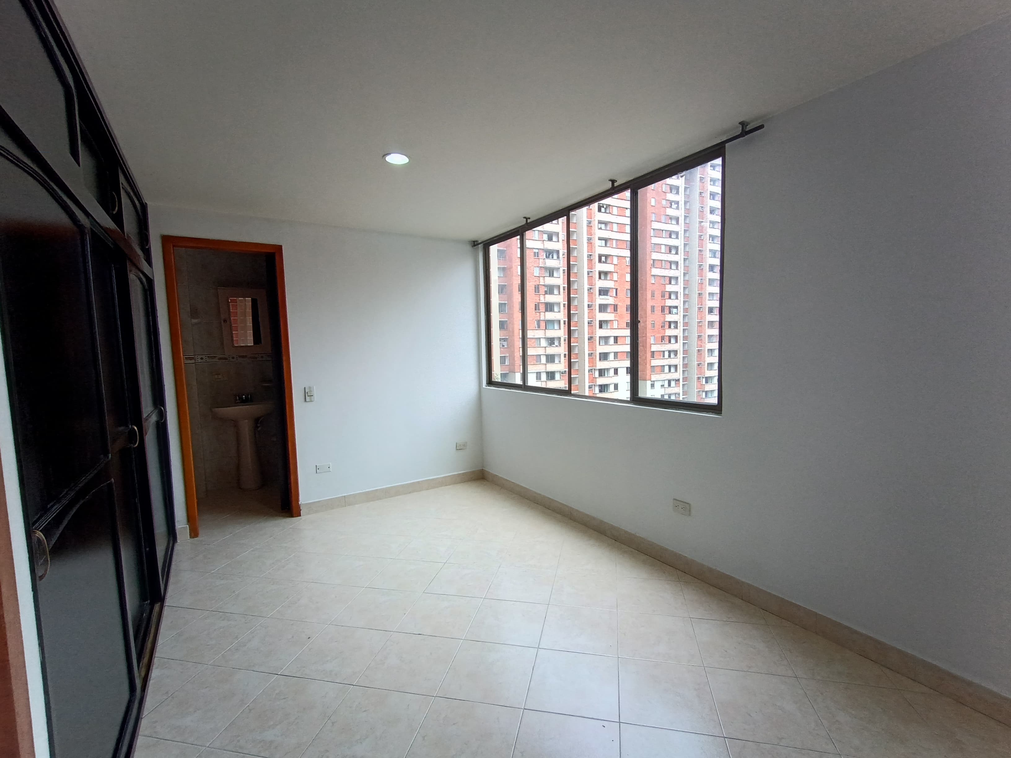 Apartamento en venta Medellin Loma de los Bernal