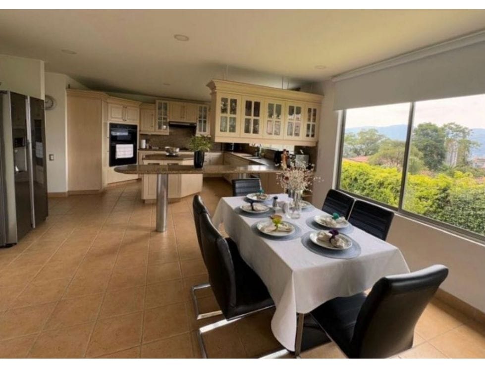 Casa en venta en la Cola del Zorro Poblado Medellin