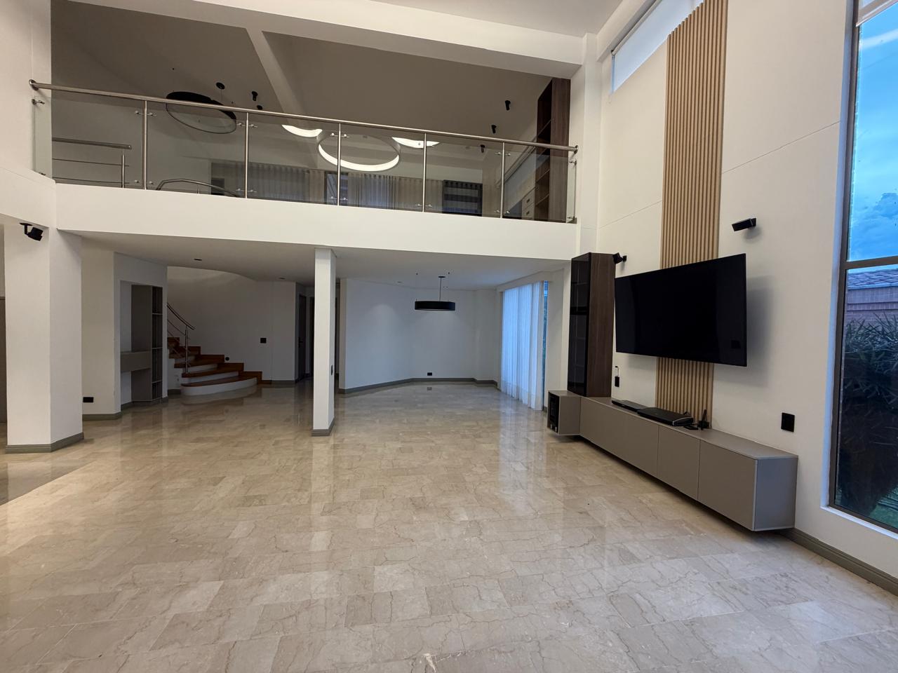 Casa en  venta en la Calera el    Poblado Medellin