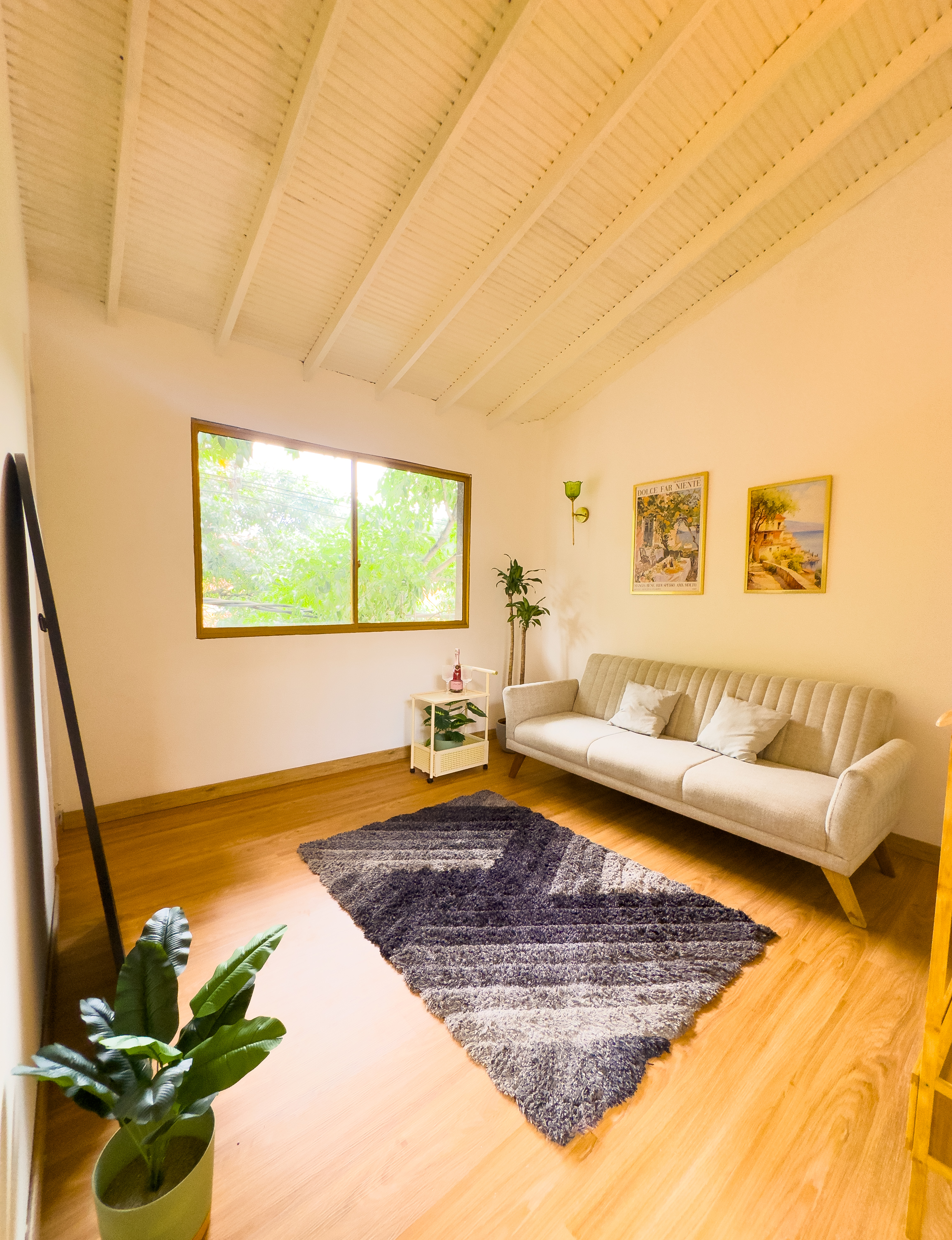 Casa en venta - comercial o residencial en Santa Lucia - Medellin