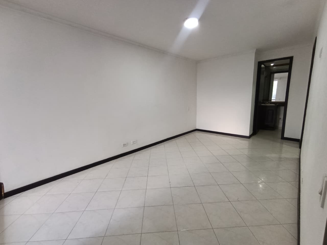 Apartamento en arriendo en Loma de los Bernal Medellín