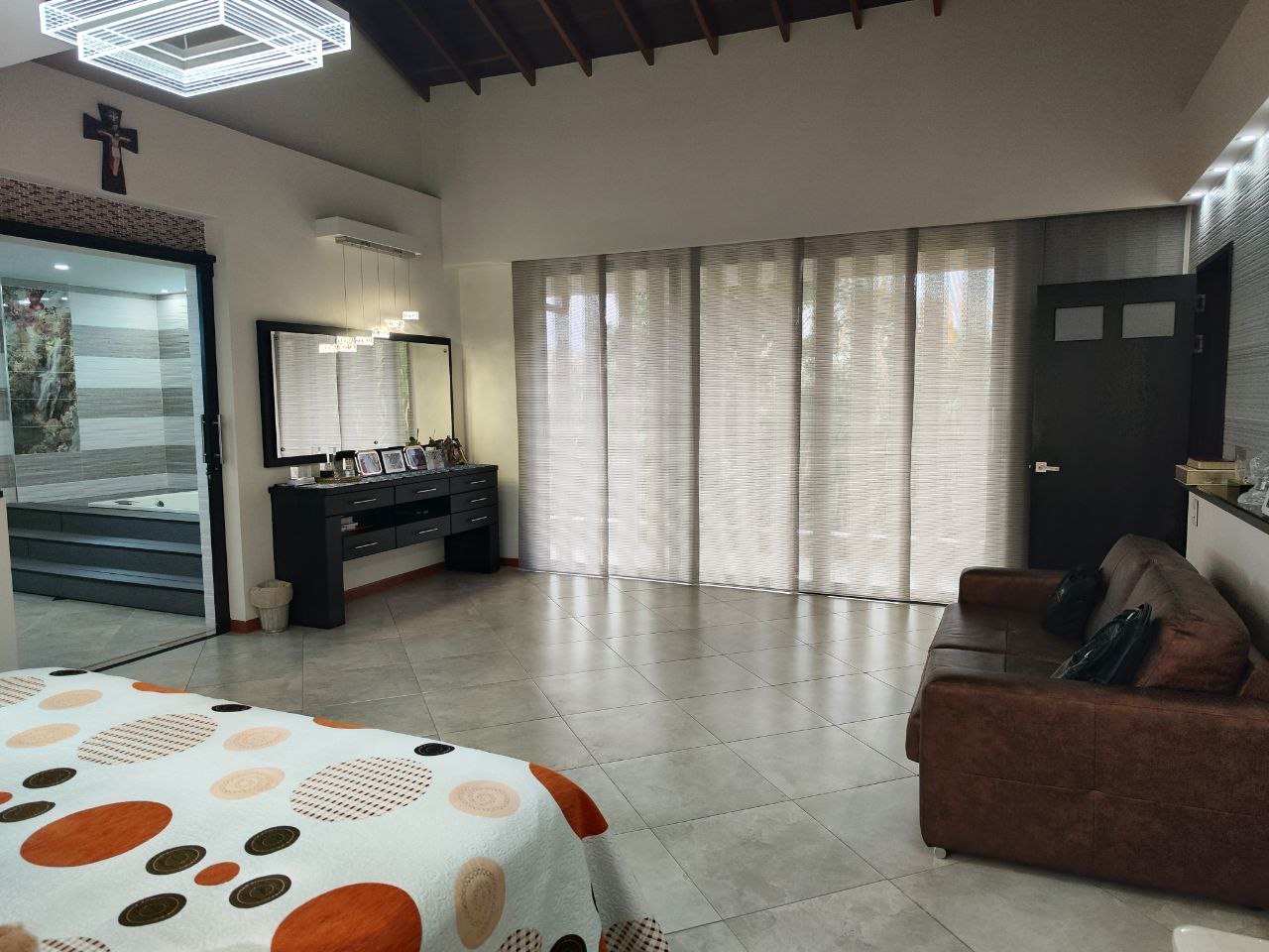 Casa para la venta INDEPENDIENTE en El Escobero parte baja