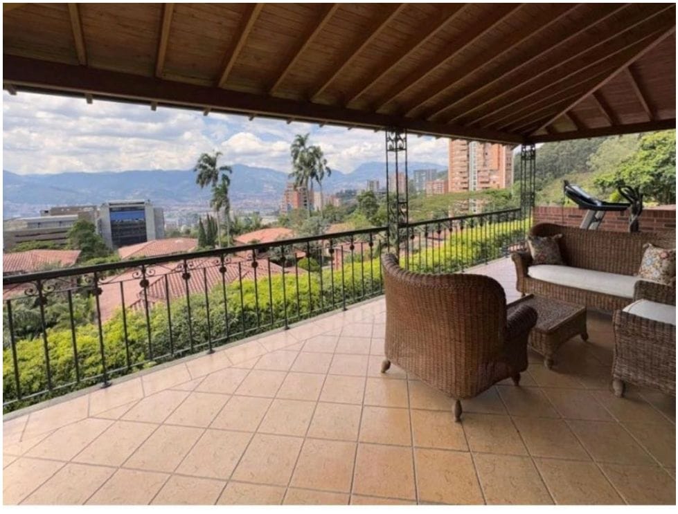 Casa en venta en la Cola del Zorro Poblado Medellin