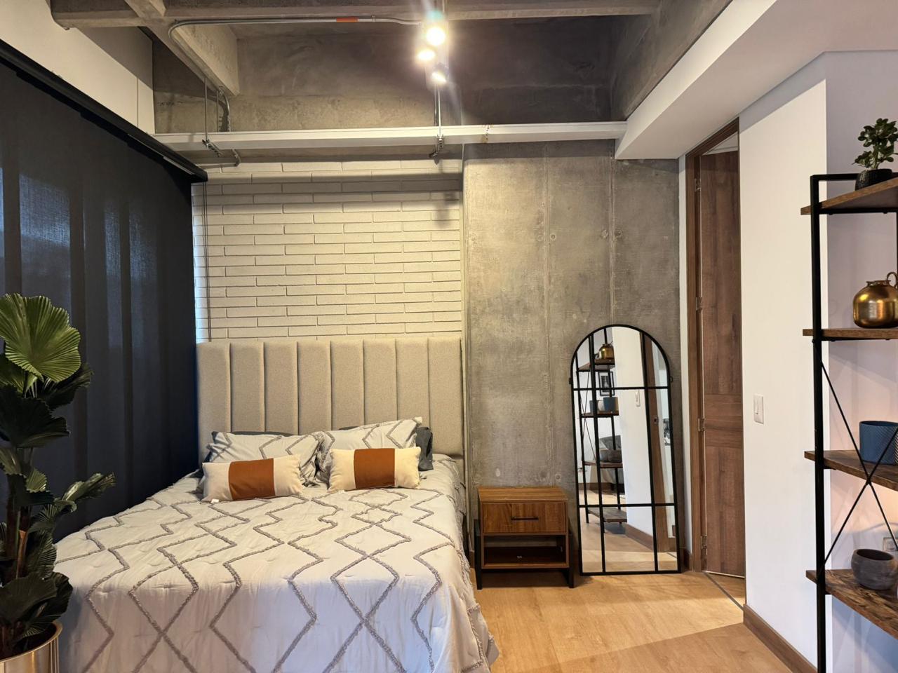Apartaestudio amoblado para arriendo en Ciudad del Río El Poblado