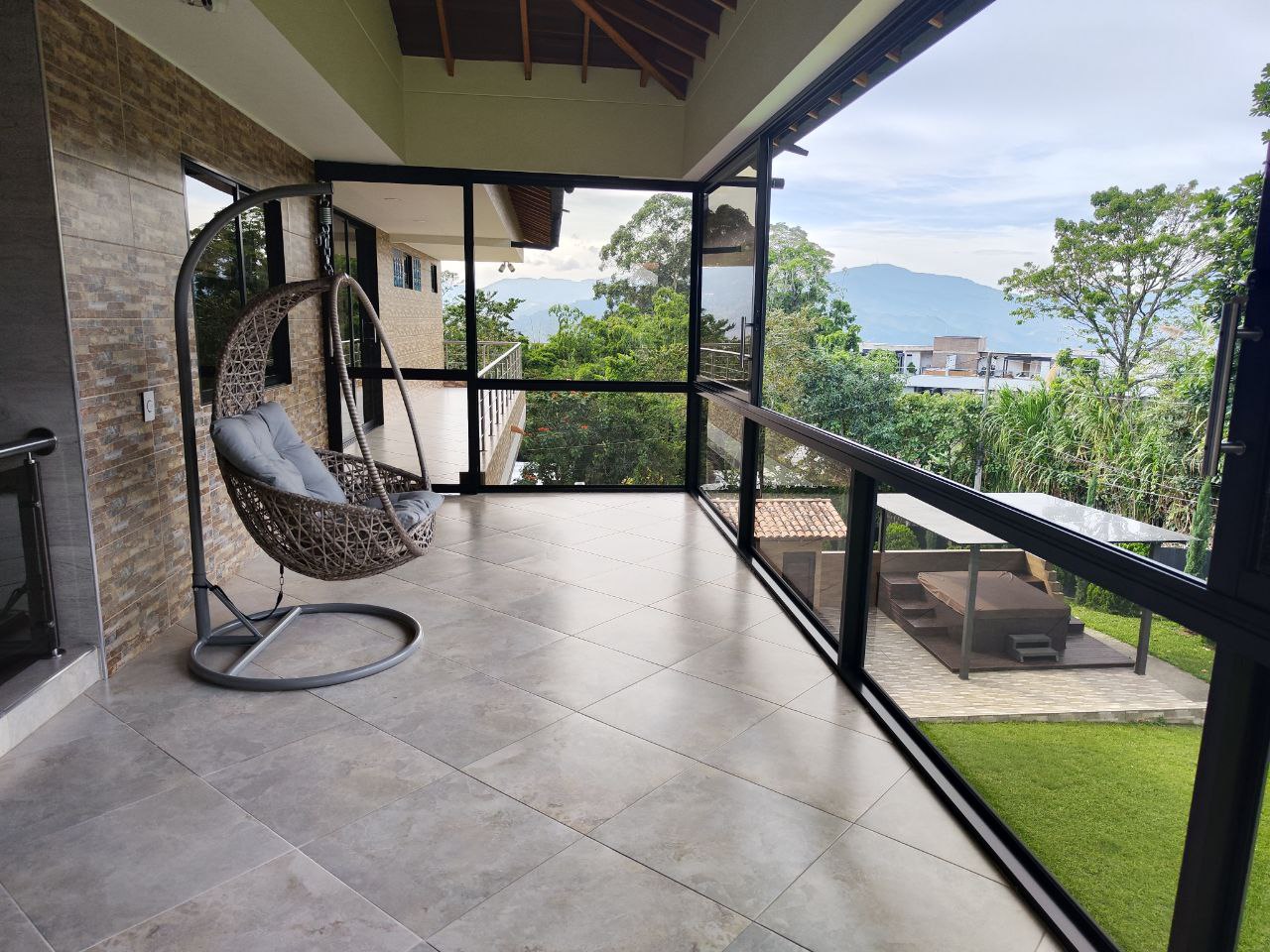 Casa para la venta INDEPENDIENTE en El Escobero parte baja