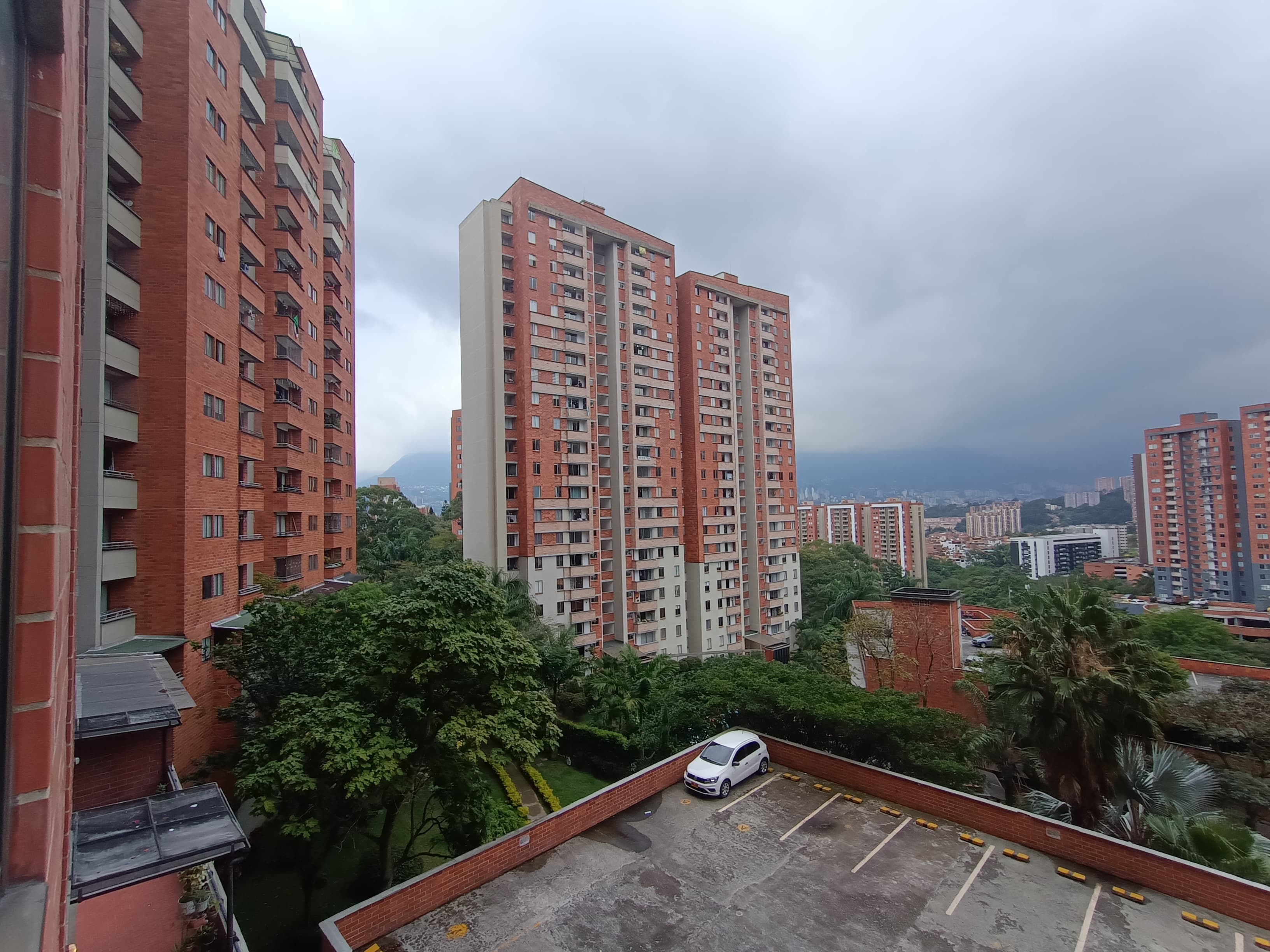 Apartamento en venta Medellin Loma de los Bernal