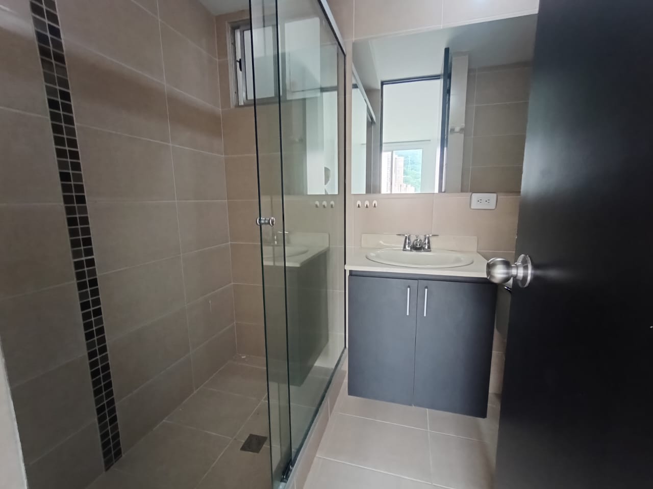 Apartamento en venta en el Poblado, sector Ciudad del Río