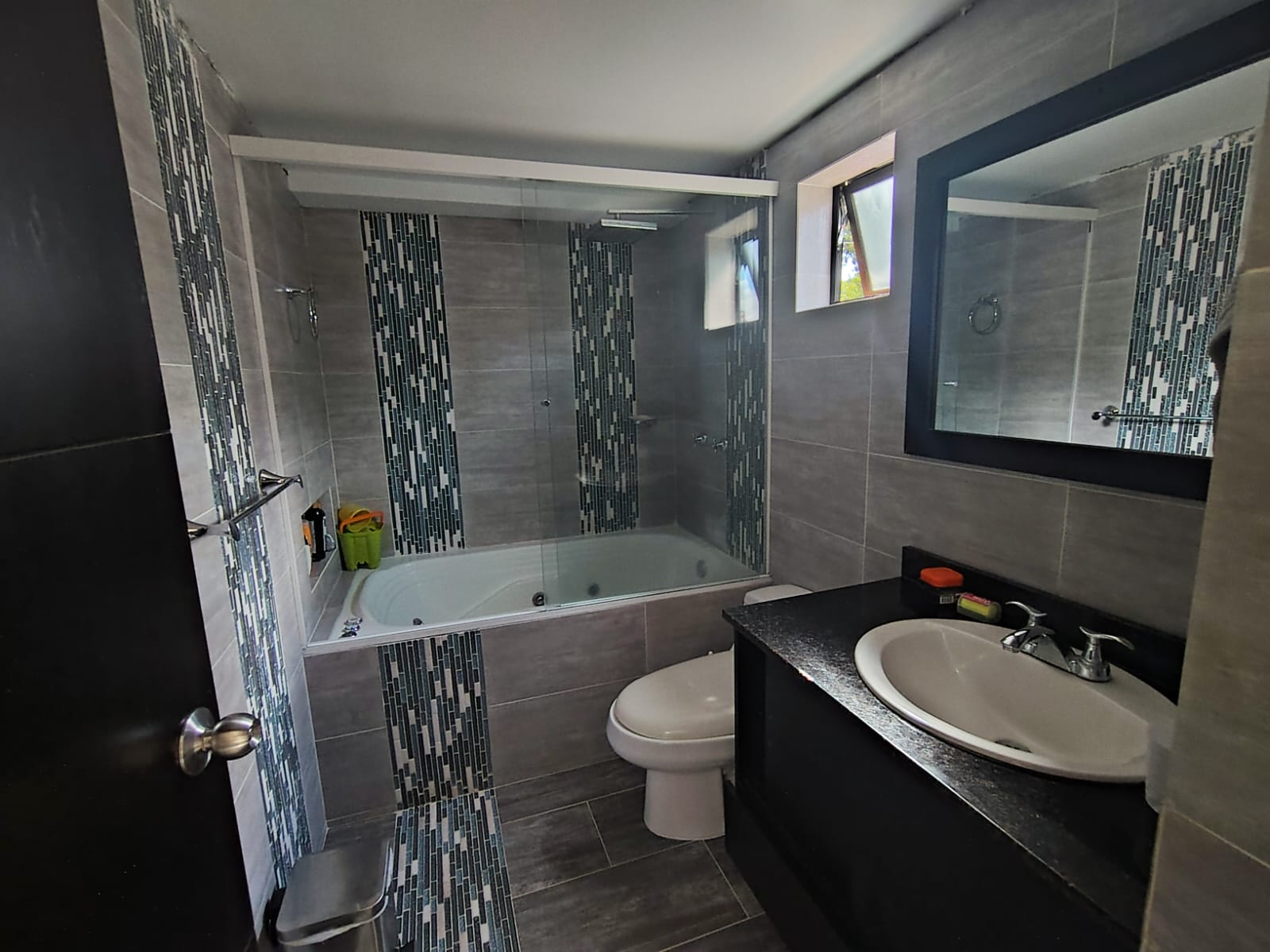 Casa para venta en la mota Medellin