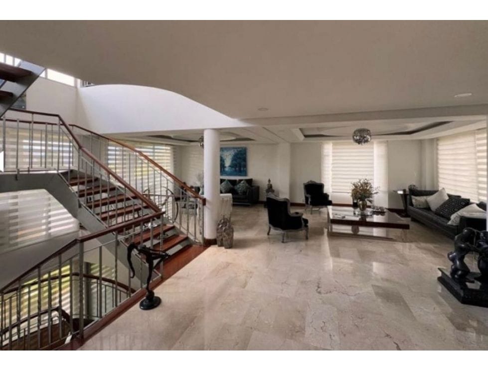 Casa en venta en la Cola del Zorro Poblado Medellin