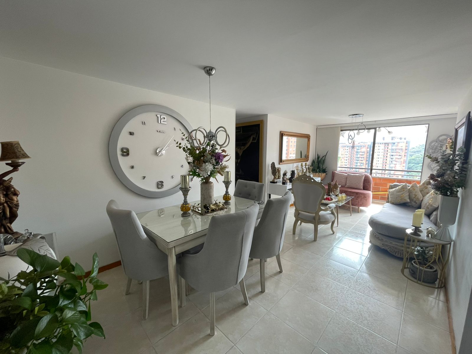 Apartamento en venta Medellin Loma de los Bernal