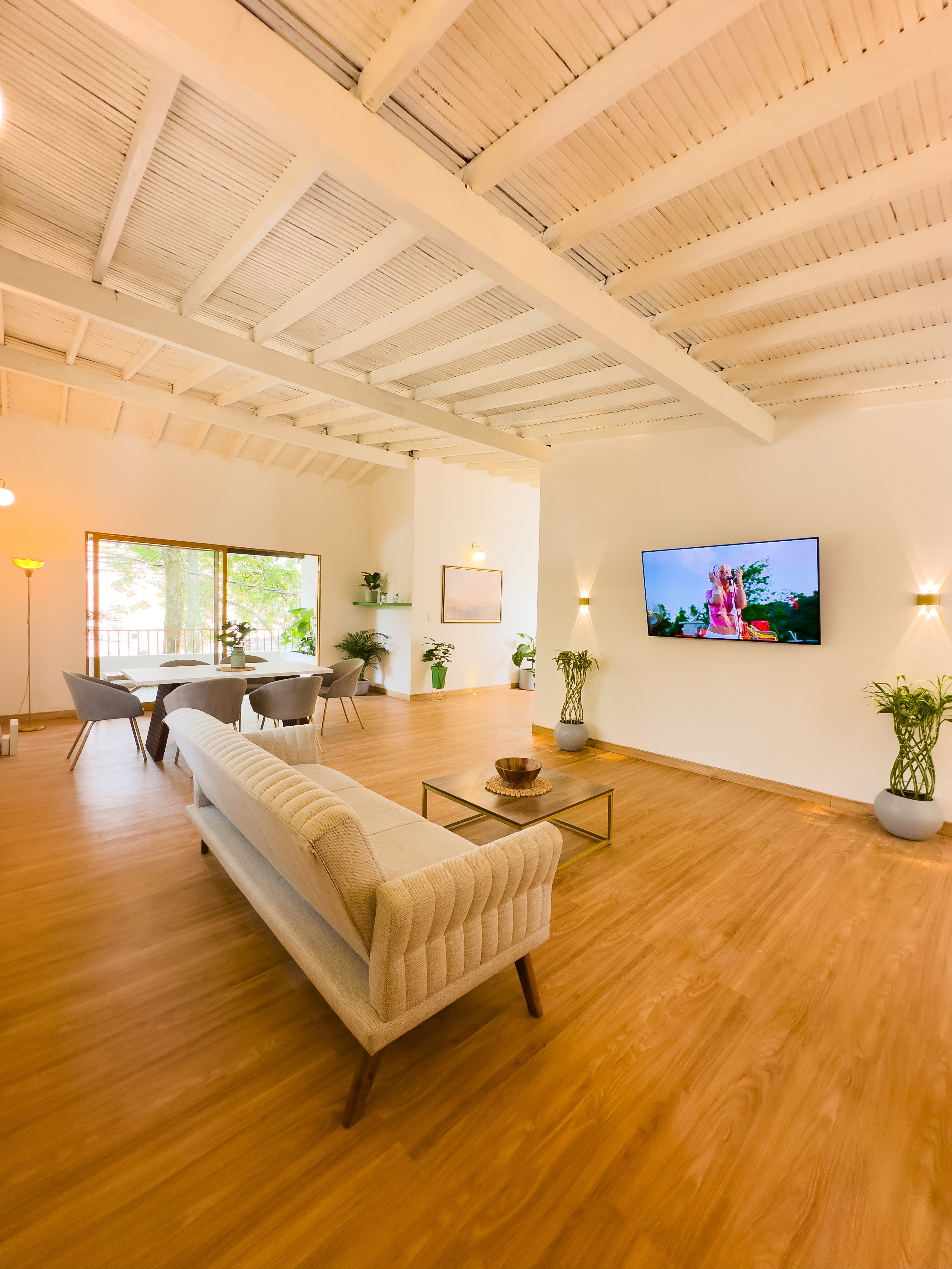 Casa en venta - comercial o residencial en Santa Lucia - Medellin
