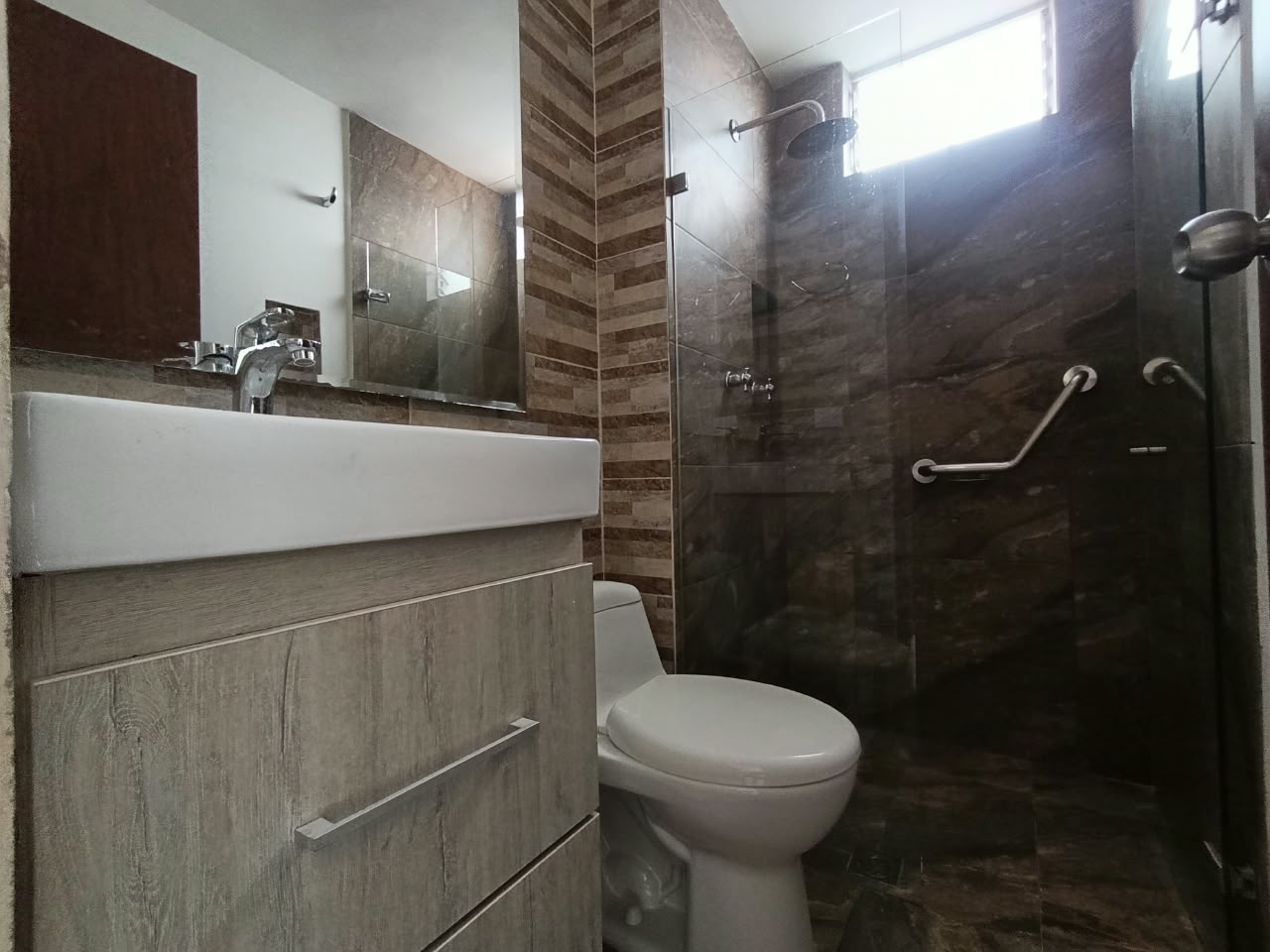 Apartamento en arriendo en Loma de los Bernal Medellín
