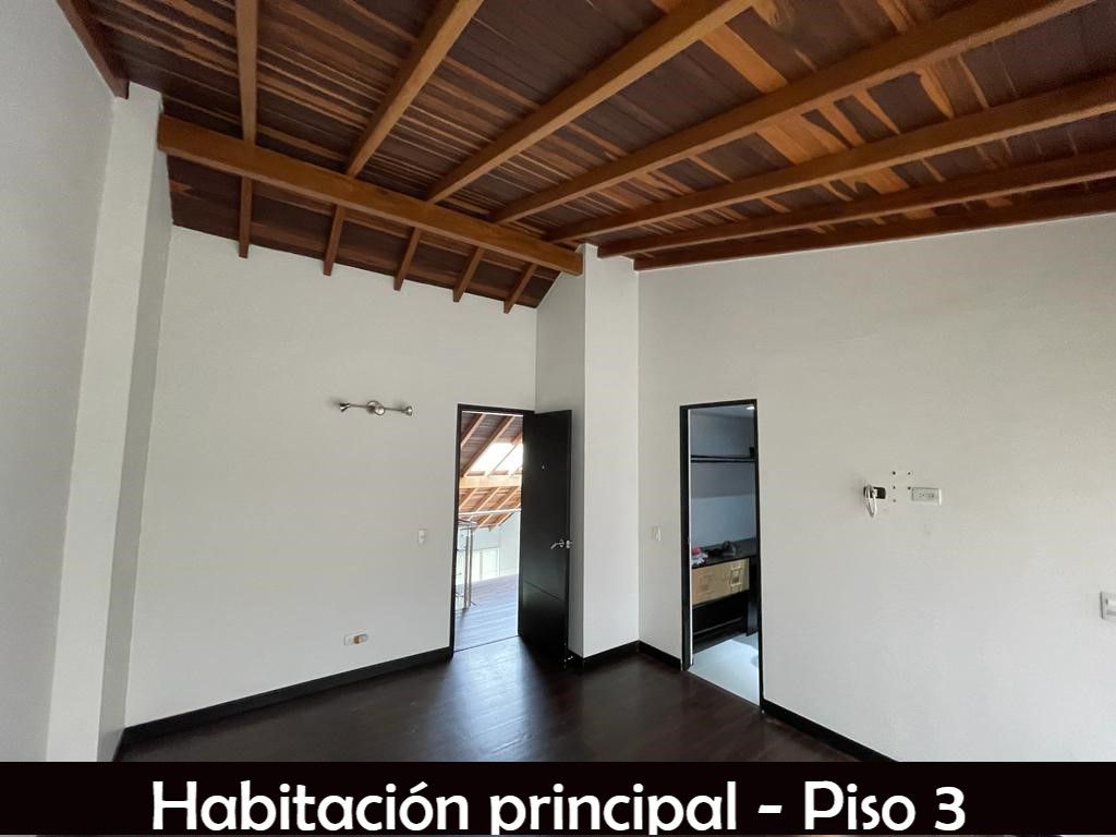 Casa para la venta en La Estrella Cerca del Parque - Antioquia