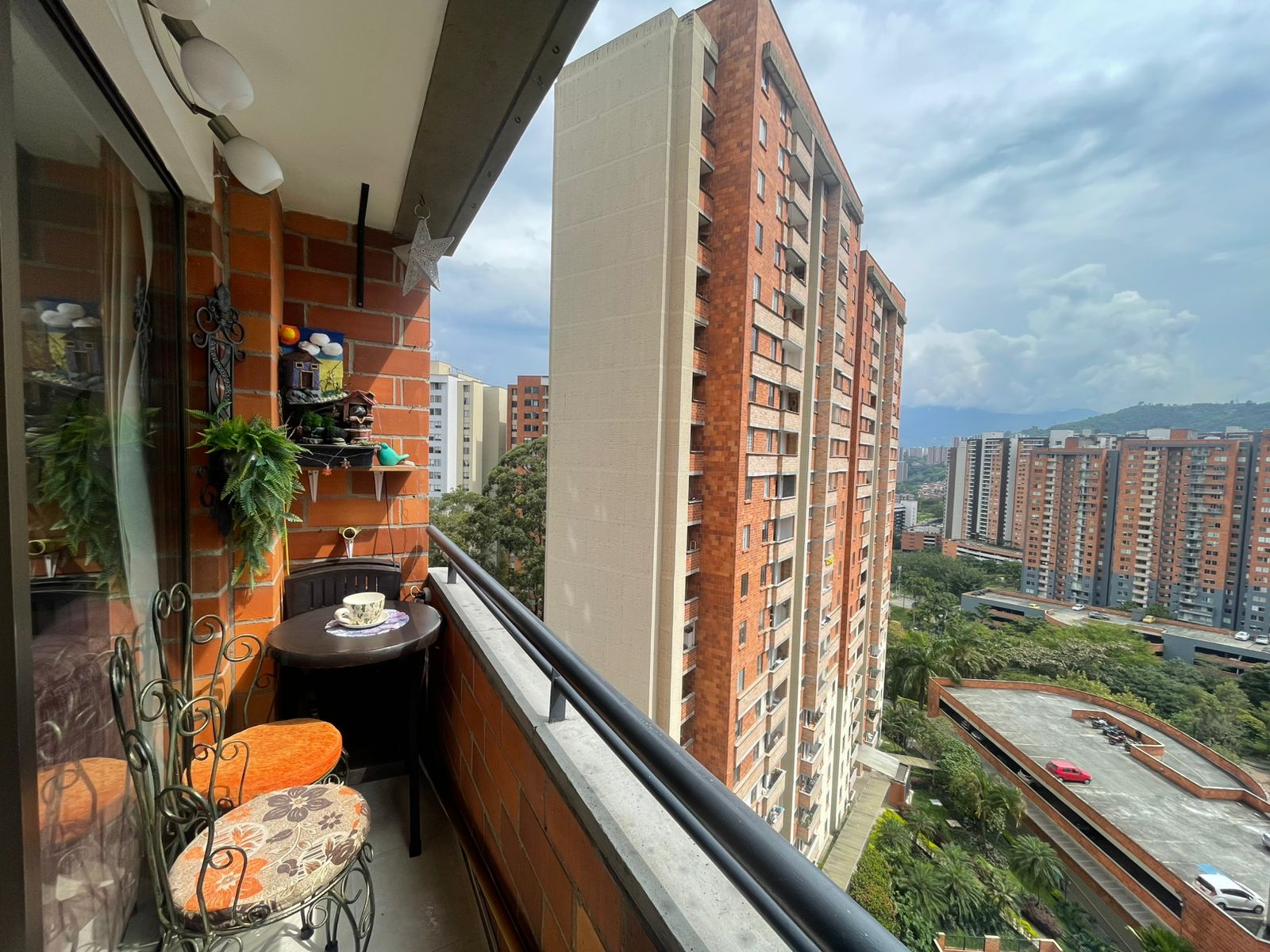 Apartamento en venta Medellin Loma de los Bernal