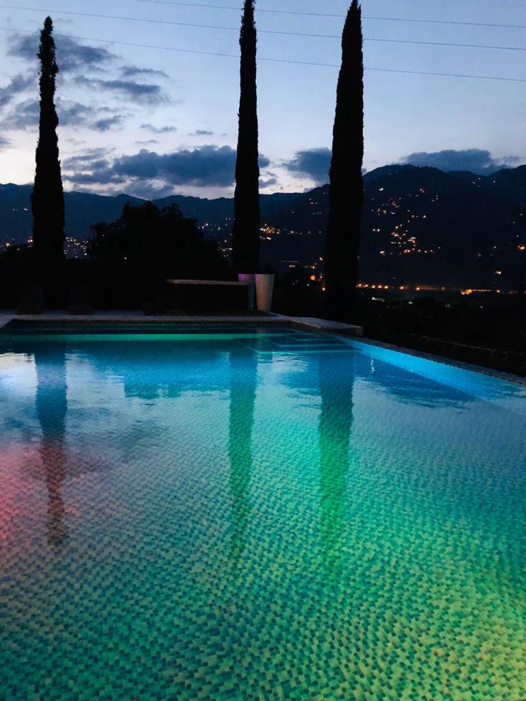 SE VENDE FINCA EN GIRARDOTA (ANTIOQUIA)