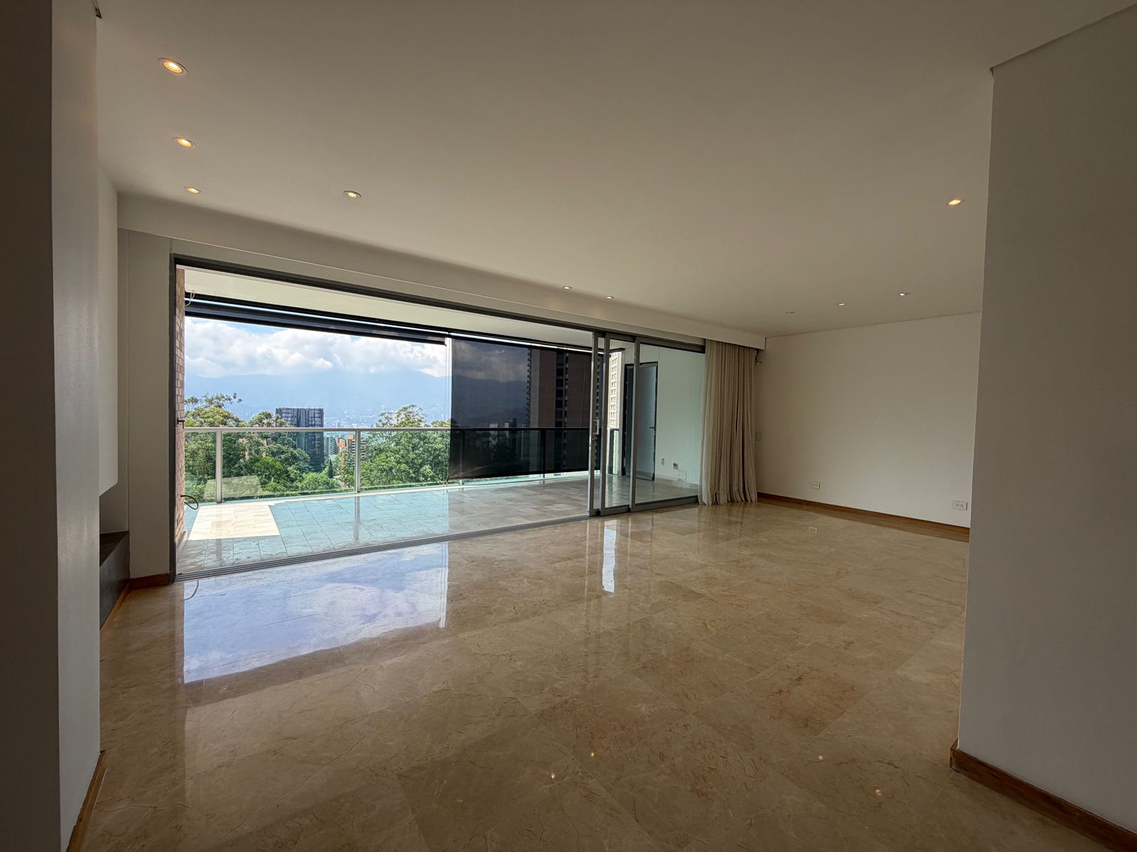Apartamento en venta Medellin Poblado los Balsos
