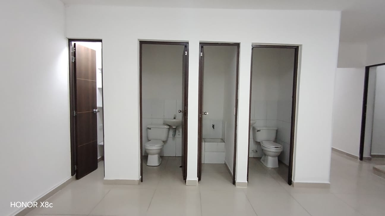 Casa comercial para arriendo en La 80 Estadio