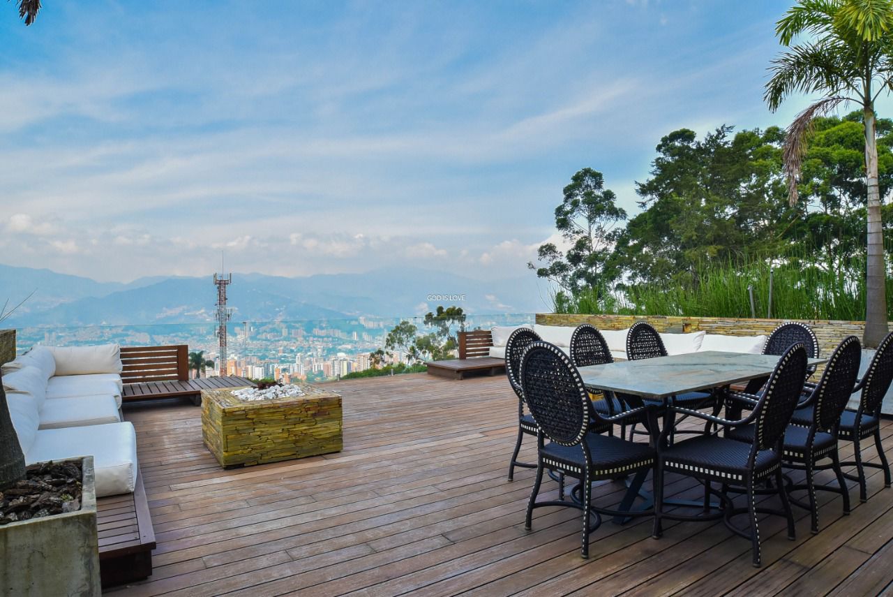 Casa en venta en Envigado Loma del Chocho