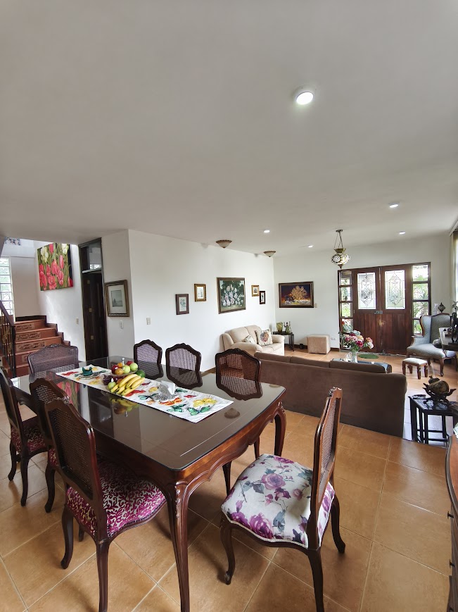 Venta de casa en El Retiro Sector Martin Pescador