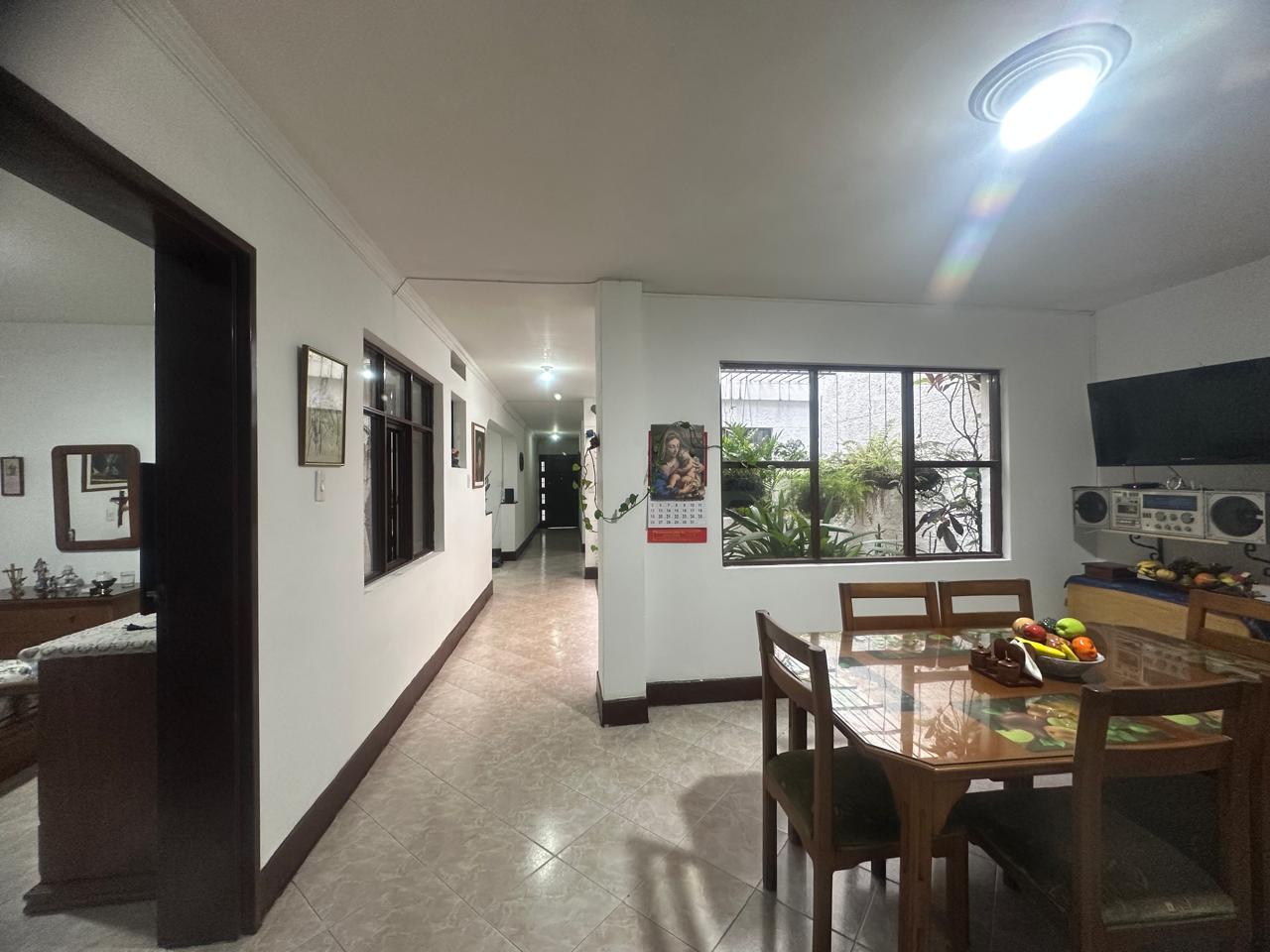 Casa Bifamiliar para la Venta en el Barrio: Laureles, Medellín.