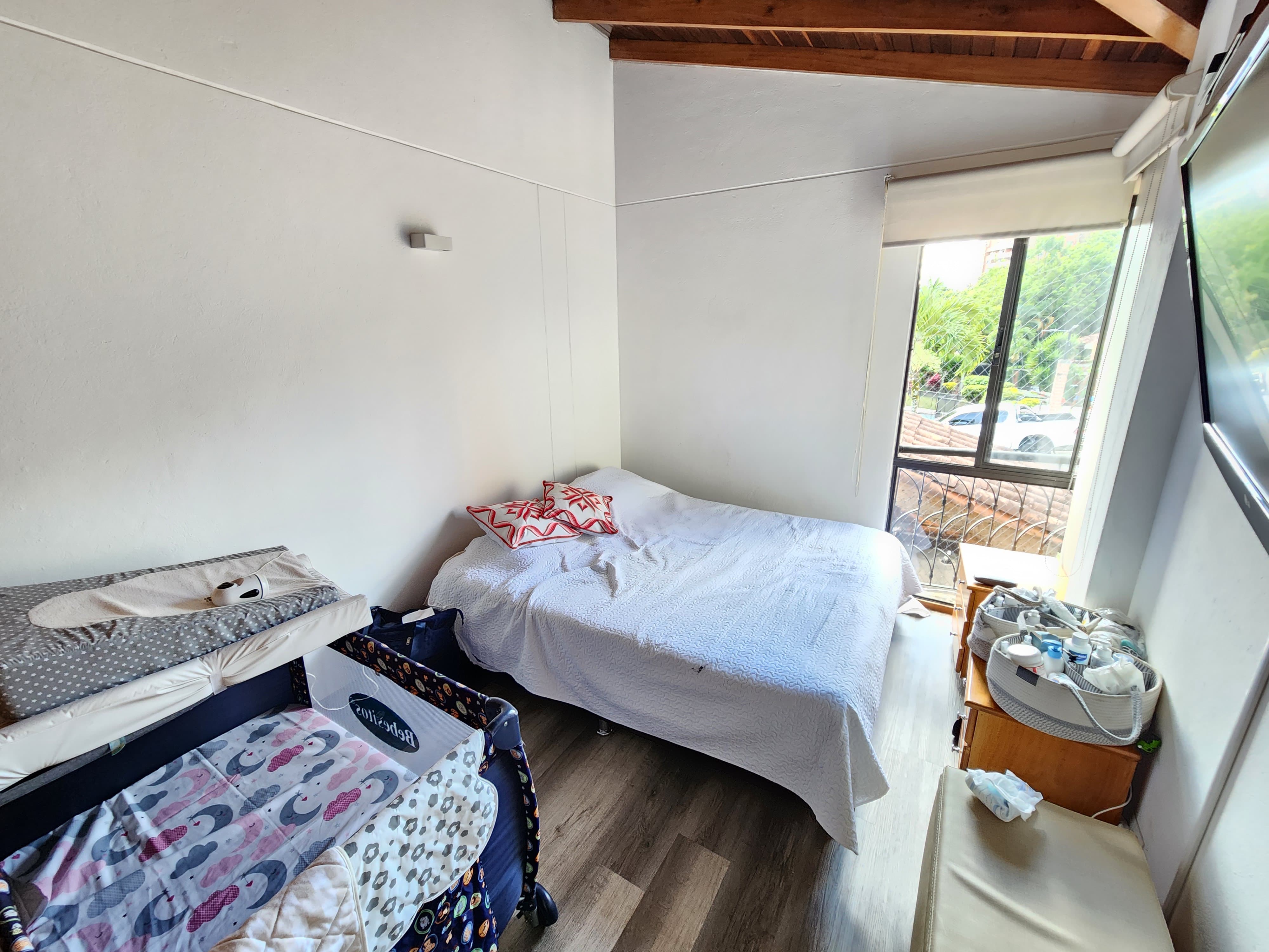 Casa en venta sector loma de las brujas en envigado