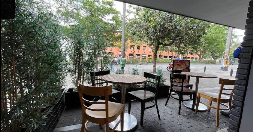 EDIFICIO EN VENTA ESTRATEGICAMENTE COMERCIAL EN POBLADO, MEDELLIN